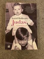 Judas - Astrid Holleeder, familiekroniek, Ophalen of Verzenden, Gelezen, Overige