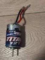 Traxxas Titan 12T / 550 / brushed motor 1.10 / 1.16 scale, Hobby en Vrije tijd, Modelbouw | Radiografisch | Auto's, Elektro, Gebruikt
