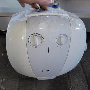 Elektrische boiler  beschikbaar voor biedingen