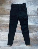 Zwarte cargobroek van Stradivarius, Kleding | Dames, Broeken en Pantalons, Zwart, Ophalen of Verzenden, Zo goed als nieuw, Maat 34 (XS) of kleiner