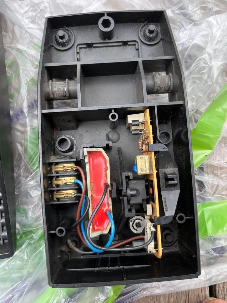 Voetpedaal naaimachine defect?, Hobby en Vrije tijd, Naaimachines en Toebehoren, Gebruikt, Naaimachine, Bernina, Ophalen of Verzenden