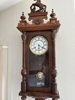 Antieke Hangklok met Paardenbeeld, Antiek en Kunst, Antiek | Klokken, Ophalen