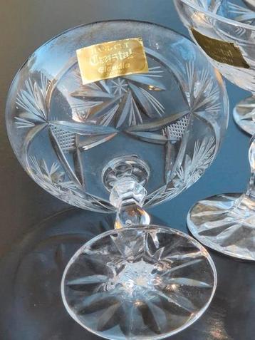 6 Handgeslepen kristallen coupes beschikbaar voor biedingen