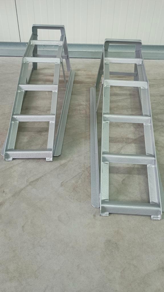 Oprijblokken set in zeer goede staat., Auto diversen, Autogereedschap, Zo goed als nieuw, Ophalen