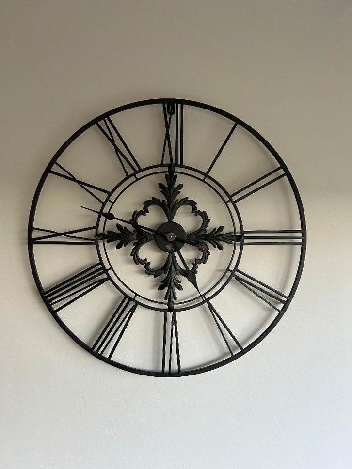 Wandklok Riverdale 70 cm zwart, Huis en Inrichting, Woonaccessoires | Klokken, Gebruikt, Wandklok, Analoog, Ophalen