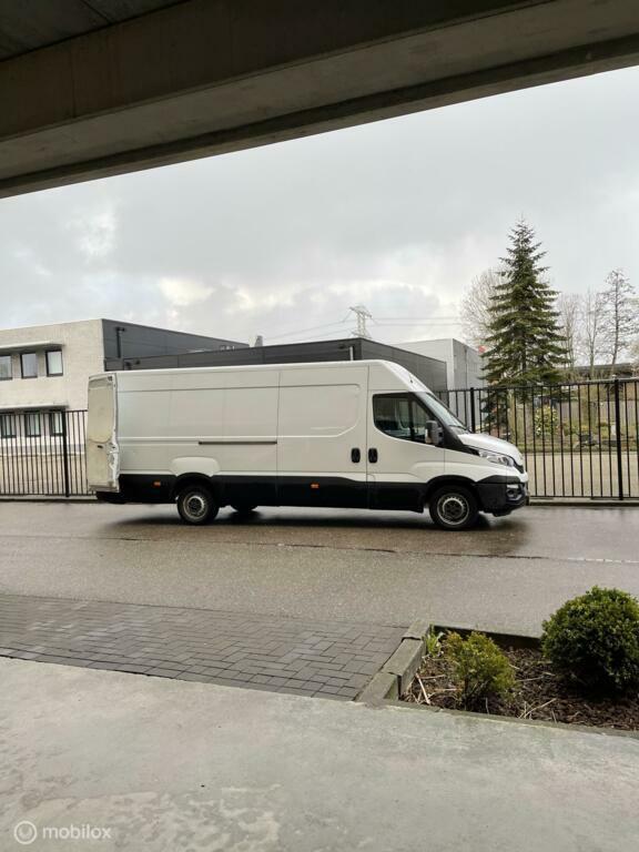 Busje huren Direct op locatie? Breda/Antwerpen, Diensten en Vakmensen, Verhuizers en Opslag