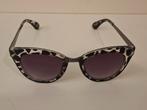 Leuke zonnebril alain mikli  of gues, Sieraden, Tassen en Uiterlijk, Zonnebrillen en Brillen | Dames, Ophalen of Verzenden, Zo goed als nieuw