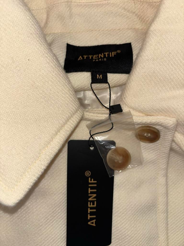 Beige Attentif Paris Jasje - Maat M, Kleding | Dames, Jasjes, Kostuums en Pakken, Beige, Zo goed als nieuw, Jasje, Ophalen