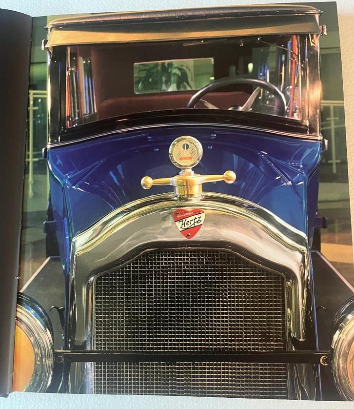 Collectors Item : Boek 75-jarig bestaan Hertz Autoverhuur, Boeken, Auto's | Boeken, Zo goed als nieuw, Algemeen, Ophalen of Verzenden
