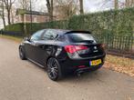 Alfa Romeo Giulietta 1.4 T Distinctive Autoimaat, Leer 170PK, Auto's, Alfa Romeo, Euro 5, Zwart, 4 cilinders, Leder en Stof