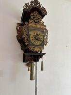 Friese stoelklok met maandstand, Antiek en Kunst, Ophalen