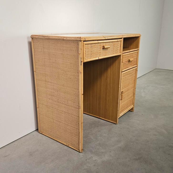 Vintage klein bureau, rotan bamboe, Huis en Inrichting, Bureaus, Gebruikt, Bureau, Ophalen of Verzenden