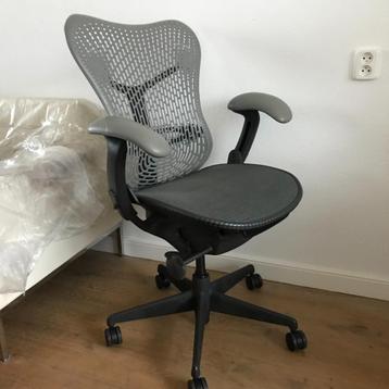 Bureaustoel Herman Miller Mirra zwart grijs beschikbaar voor biedingen