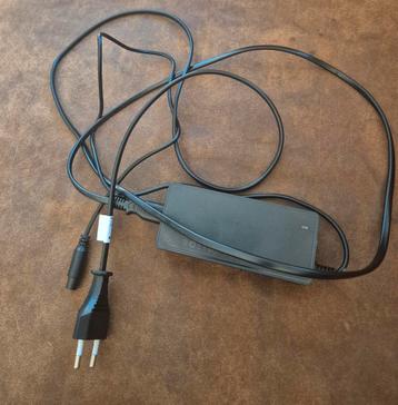 Hooverboard lader nieuw gekocht. beschikbaar voor biedingen