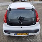 Peugeot 107 1.0 12V 5DR 2011 Wit, Auto's, Voorwielaandrijving, 4 stoelen, Origineel Nederlands, Handgeschakeld