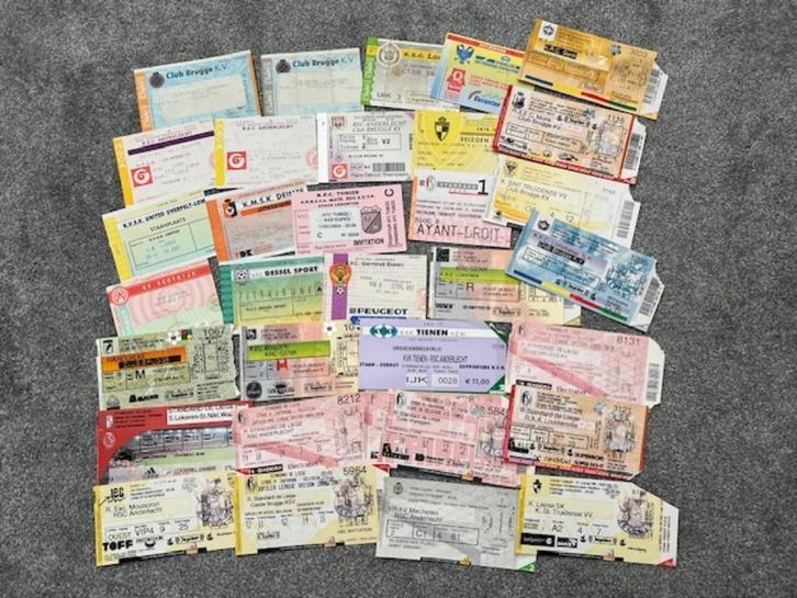 33x oude voetbal entree kaartjes BELGIE vanaf 1990, Verzamelen, Sportartikelen en Voetbal, Gebruikt, Poster, Plaatje of Sticker