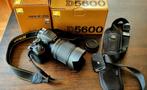 Nikon D5600 DSLR + AF-S 18-140mm F/3.5-5.6 G lens, Spiegelreflex, 8 keer of meer, Ophalen of Verzenden, Zo goed als nieuw