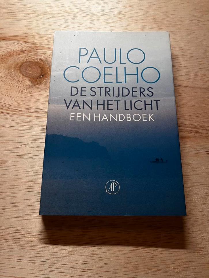 De Strijders van het Licht - Paulo Coelho, Boeken, Literatuur, Gelezen, Ophalen of Verzenden