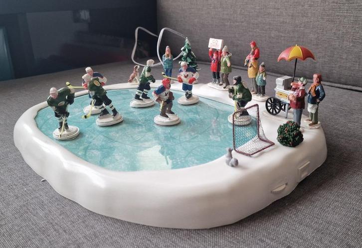 Lemax Hockey in the Park set of 19| 44766, Diversen, Kerst, Gebruikt, Ophalen of Verzenden