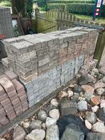 Gratis hele stapel betonklinkers, Tuin en Terras, Tegels en Klinkers, Ophalen, Gebruikt, Beton, Klinkers