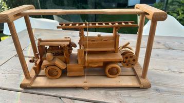 Supermooie massief houten ladderbrandweerwagen te koop! beschikbaar voor biedingen