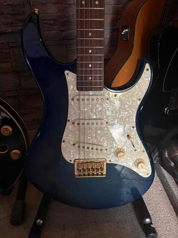 Yamaha Pacifica 12 Snarige gitaar beschikbaar voor biedingen