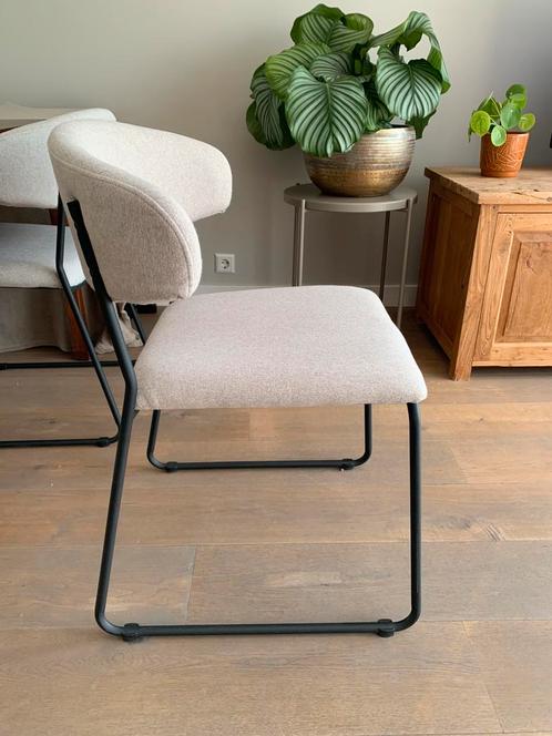 Eetkamerstoelen beige van Karwei, Huis en Inrichting, Stoelen, Zo goed als nieuw, Vier, Metaal, Stof, Overige kleuren, Ophalen