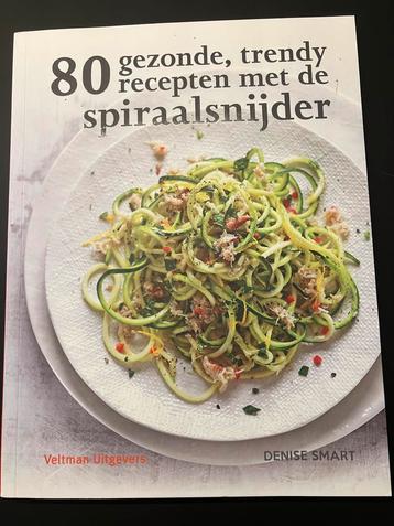 80 gezonde, trendy recepten met de spiraalsnijder beschikbaar voor biedingen