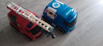 Rode brandweerauto & blauwe politieauto beschikbaar voor biedingen