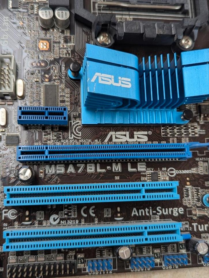 ASUS M5A78L-M LE motherboard AMD 760G Socket AM3 micro ATX, Computers en Software, Moederborden, Zo goed als nieuw, DDR3, Ophalen of Verzenden