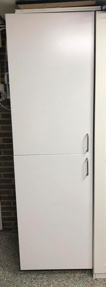Ikea Method hoge kast met AEG inbouw vriezer beschikbaar voor biedingen