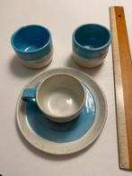 Kop en schotel handgedraaid, Huis en Inrichting, Keuken | Servies, Ophalen of Verzenden