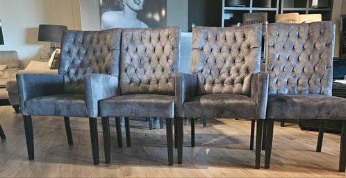 Eetkamerstoel CAPITON VAN € 1799,- NU €499,-, Huis en Inrichting, Stoelen, Ophalen