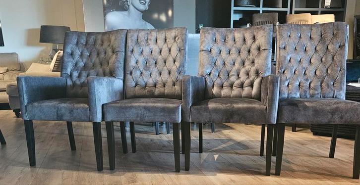 Eetkamerstoel CAPITON VAN € 1799,- NU €499,-, Huis en Inrichting, Stoelen, Ophalen