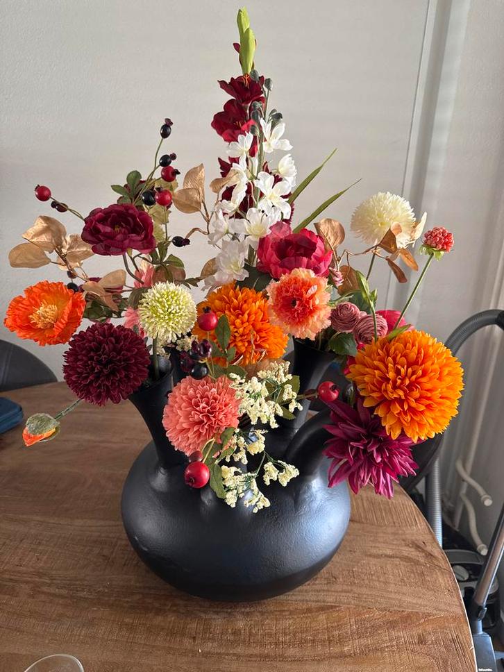 Toetervaas met Kunstbloemen, Huis en Inrichting, Woonaccessoires | Vazen, Zo goed als nieuw, Rood, Minder dan 50 cm, Overige materialen