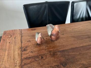 Houten vogels met koperbeslag.  beschikbaar voor biedingen