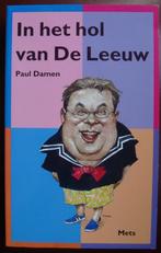 In het hol van (Paul) De Leeuw - Paul Damen, Zo goed als nieuw, Film, Tv en Media, Paul Damen, Ophalen of Verzenden