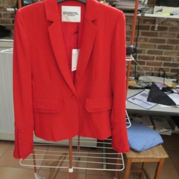 Jasje nieuw rood Essentiel Antwerp mt 38 beschikbaar voor biedingen