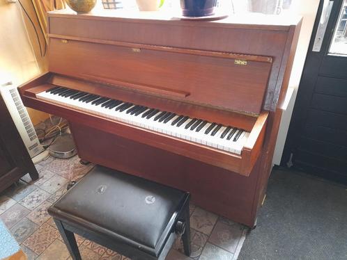 Gratis Piano, Muziek en Instrumenten, Piano's, Gebruikt, Piano, Bruin, Ophalen