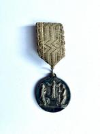 Medaille Aartsbroederschap der Heilige Familie, Ophalen of Verzenden, Zo goed als nieuw, Sieraad, Christendom | Katholiek