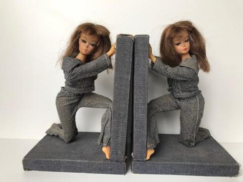 Barbie boekensteunen Jaren 70, Verzamelen, Poppen, Gebruikt, Ophalen of Verzenden