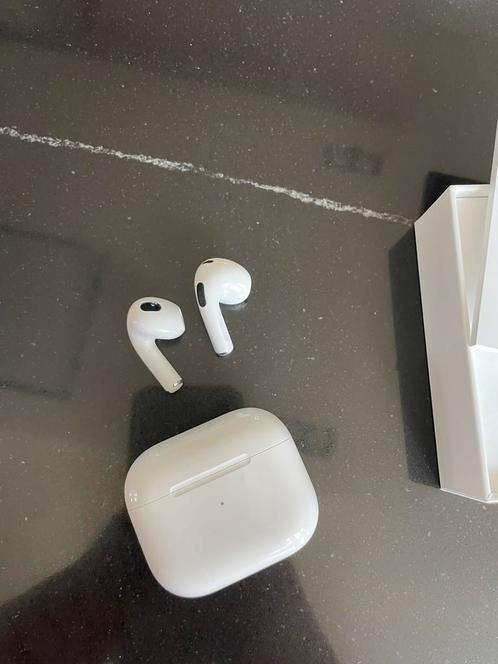 Apple AirPods 3rd generatie, Telecommunicatie, Mobiele telefoons | Oordopjes, Zo goed als nieuw, Ophalen