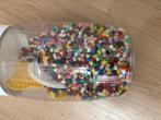 Grote pot strijkkralen + 2 grondplaten, Ophalen of Verzenden, Gebruikt, Knutselen
