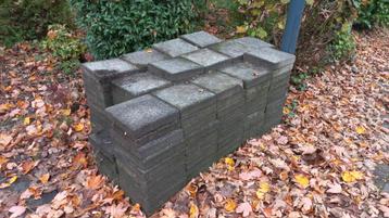 Tegels +- 150 stuks beschikbaar voor biedingen