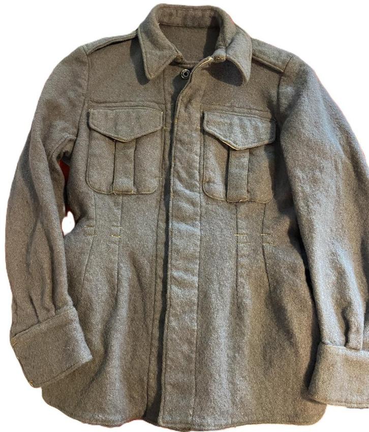 Originele 1945 Canadese Canadian Canada Cadetten jas size 8, Verzamelen, Militaria | Tweede Wereldoorlog, Landmacht, Kleding of Schoenen