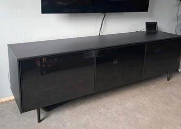 Ikea tv meubel.