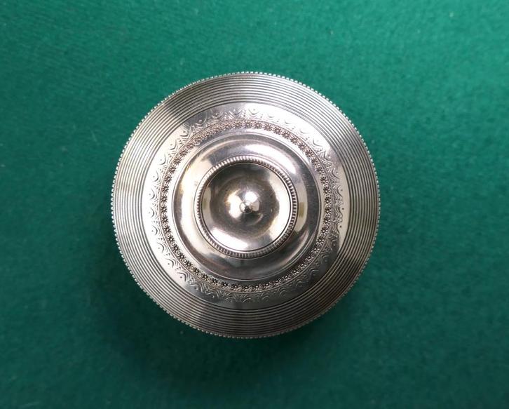 Vroeg 19de eeuwse zilveren pillendoos, Antiek en Kunst, Antiek | Goud en Zilver, Zilver, Verzenden