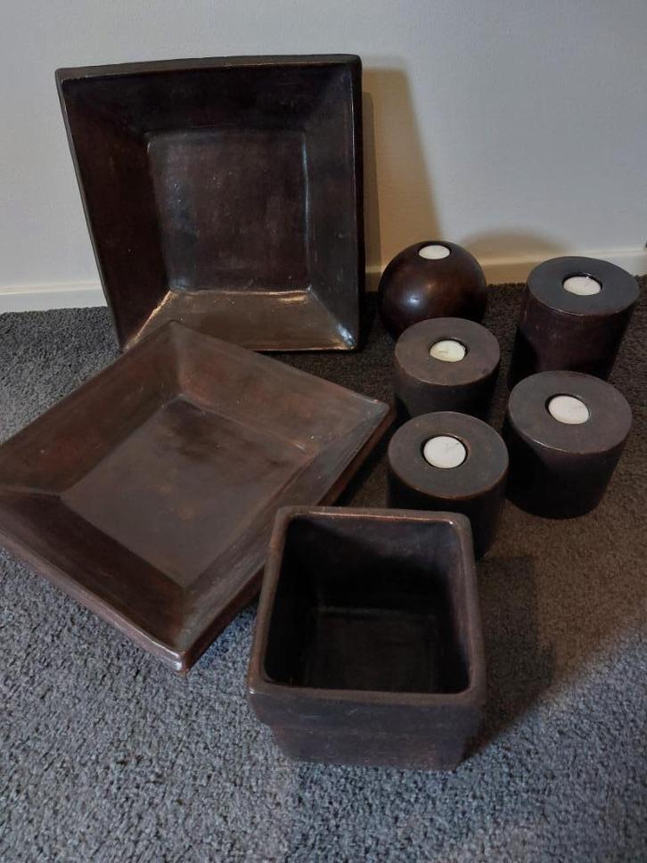 Set zwaar donker bruin aardewerk 8-delig, Huis en Inrichting, Woonaccessoires | Overige, Zo goed als nieuw, Ophalen