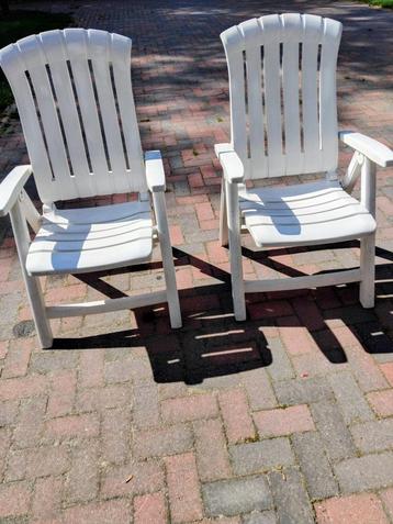  2 x Tuinstoel kunststof beschikbaar voor biedingen