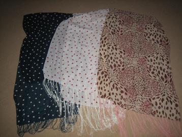 dames sjaals  beschikbaar voor biedingen